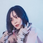 鷲尾伶菜.jpg