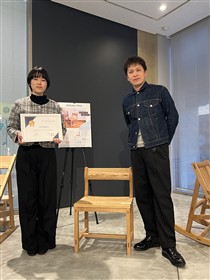 アダル賞の松尾優花さん 株式会社アダルの露口委員様とのショット