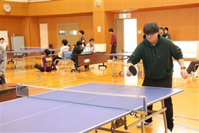 奮闘する学生の様子
