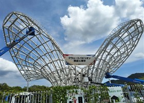 パビリオン組立の様子1